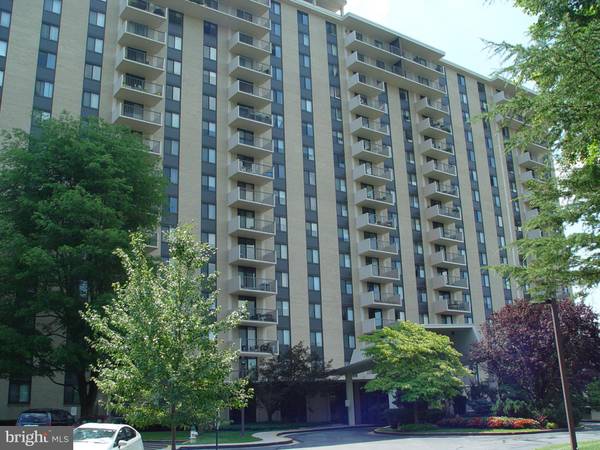 7420 WESTLAKE TER #302, Bethesda, MD 20817