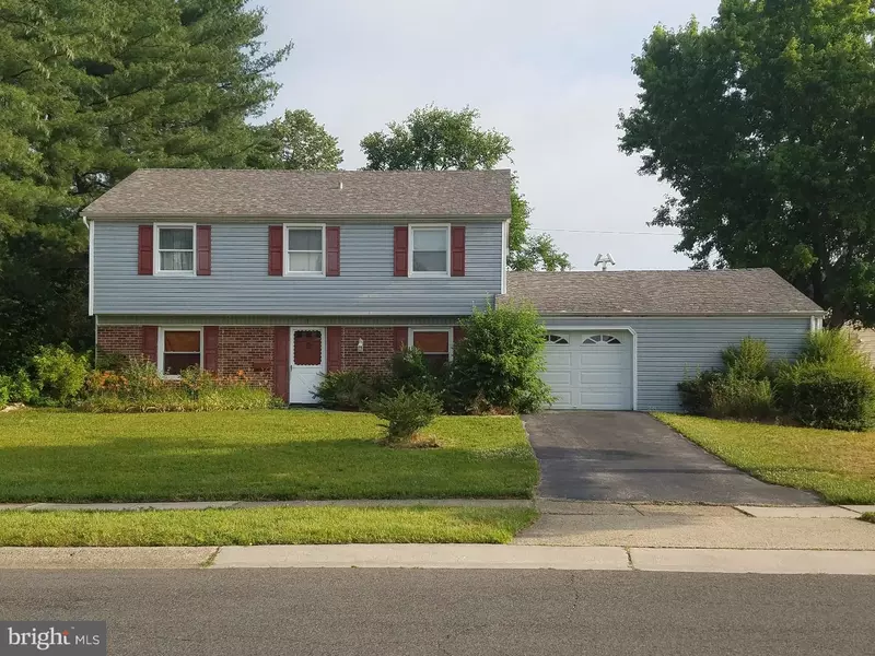 1 BROOKLAWN DR, Willingboro, NJ 08046