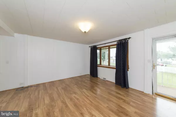 Baltimore, MD 21220,8 RIGHT AILERON