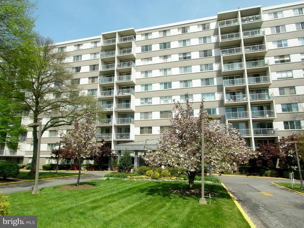 4977 BATTERY LN #1-120, Bethesda, MD 20814