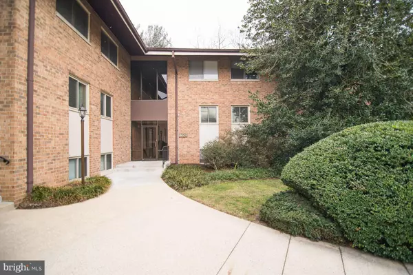 18609 WALKERS CHOICE RD #1, Gaithersburg, MD 20886