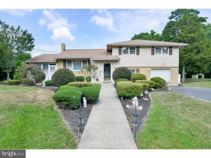 21 MACARTHUR AVE, Franklinville, NJ 08322