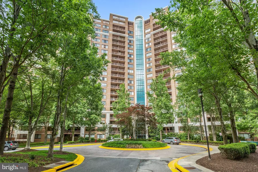 10101 GROSVENOR PL #815, Rockville, MD 20852