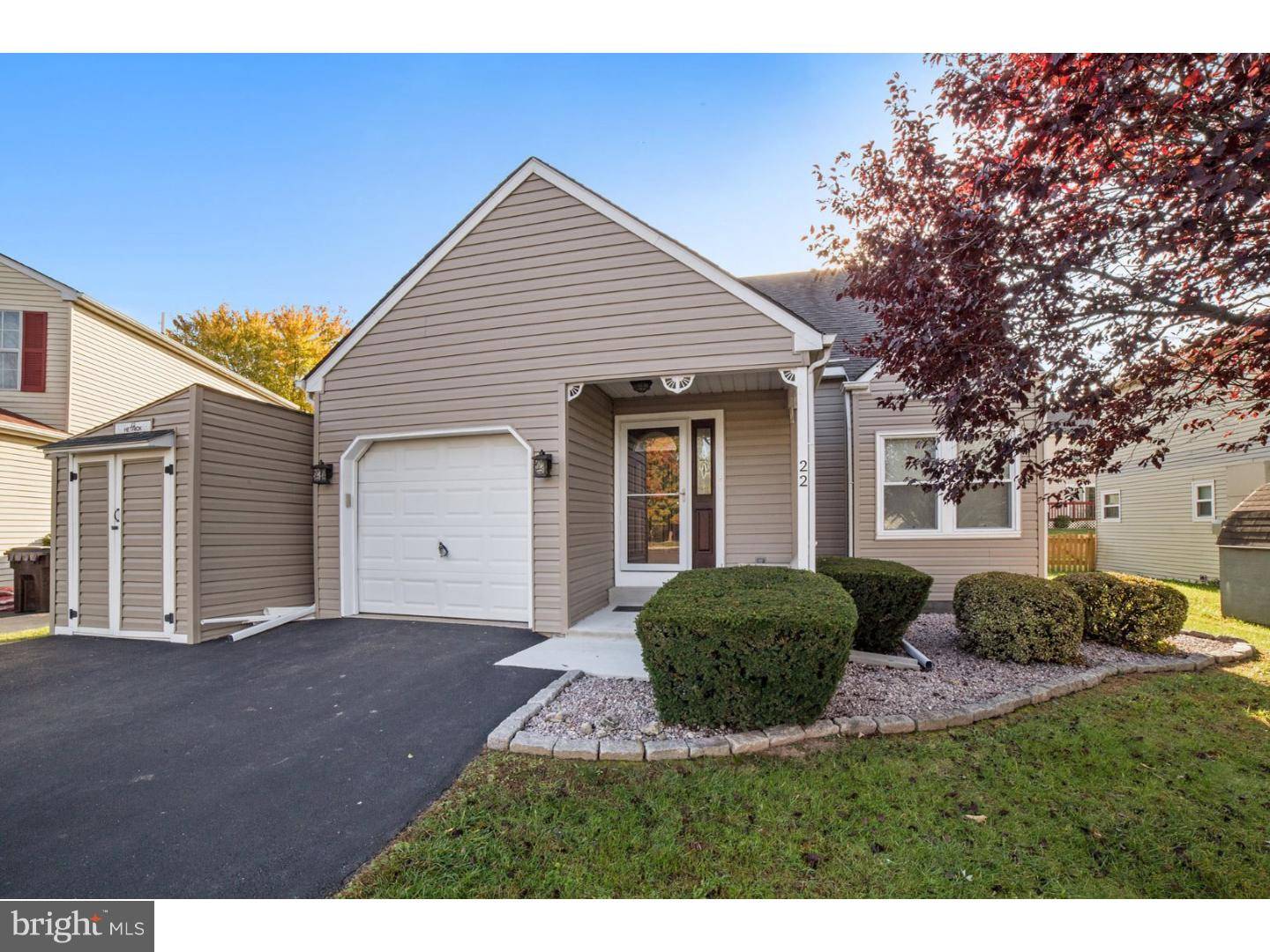 22 ORCHARD CIR, Telford, PA 18969