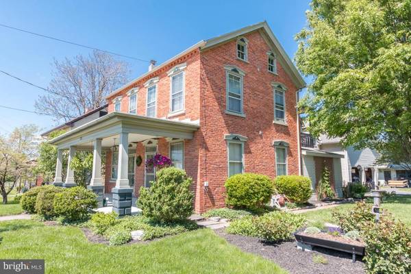 233 S STATE ST, Talmage, PA 17540