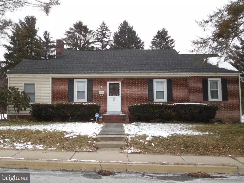 77 E COTTAGE AVE, Millersville, PA 17551