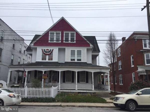 1116 W KING ST, York, PA 17404