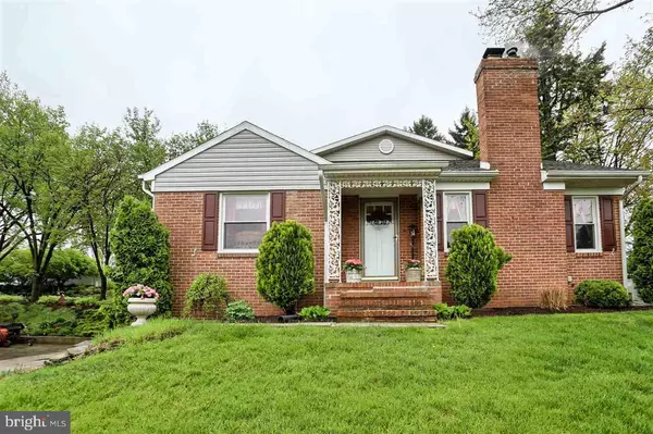 40 W LOCUST LN, York, PA 17406