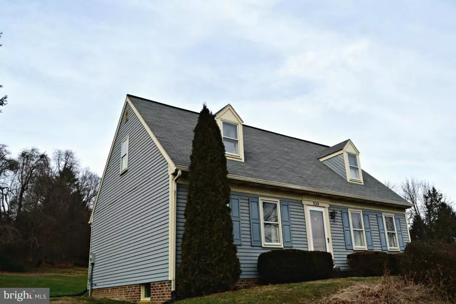 520 PITNEY RD, Columbia, PA 17512