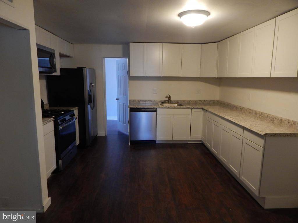 Manheim, PA 17545,21 NEW CHARLOTTE ST