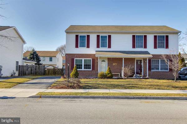 18 E LAKEVIEW DR, Littlestown, PA 17340