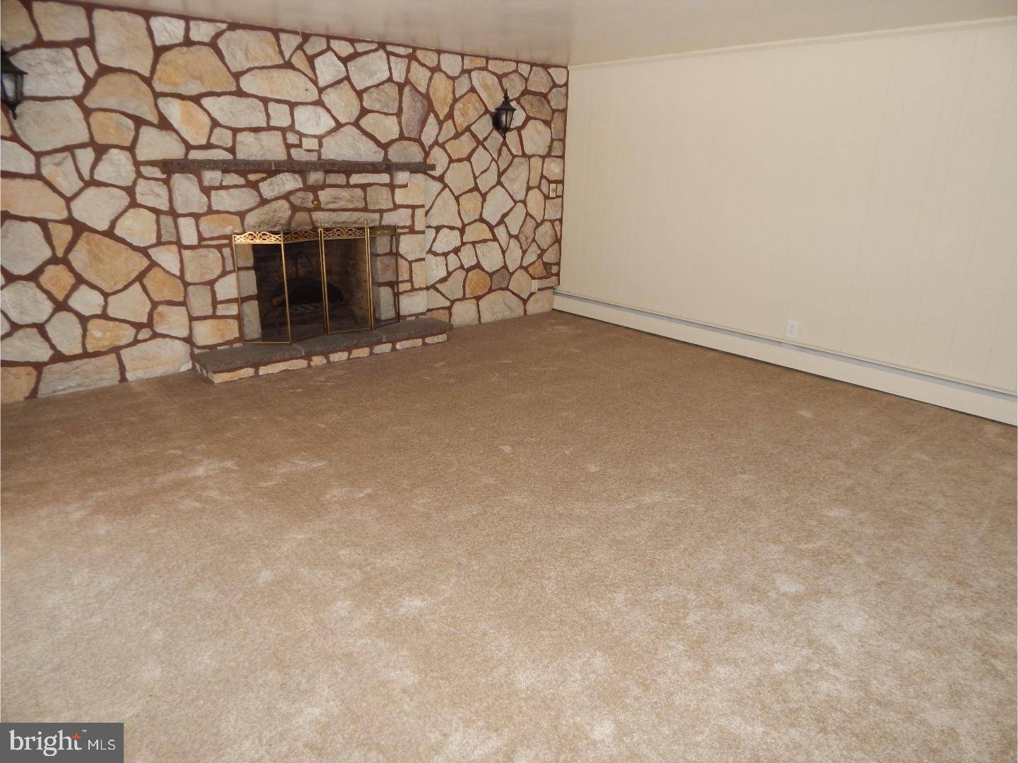 Ambler, PA 19002,708 JOHNS LN