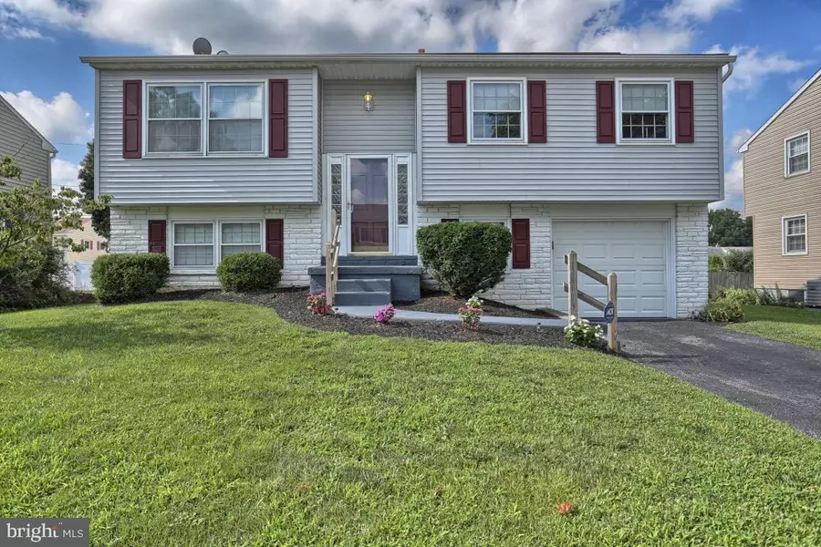 1612 ROBERT RD, Lancaster, PA 17601