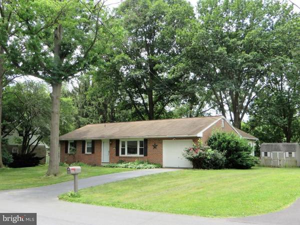 56 MELVIN DR, Leola, PA 17540