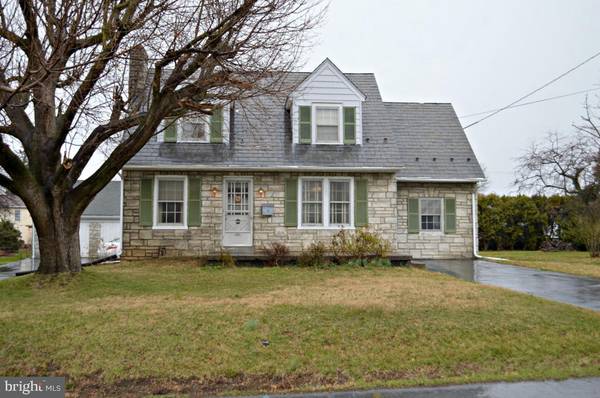 38 S HERSHEY AVE, Leola, PA 17540