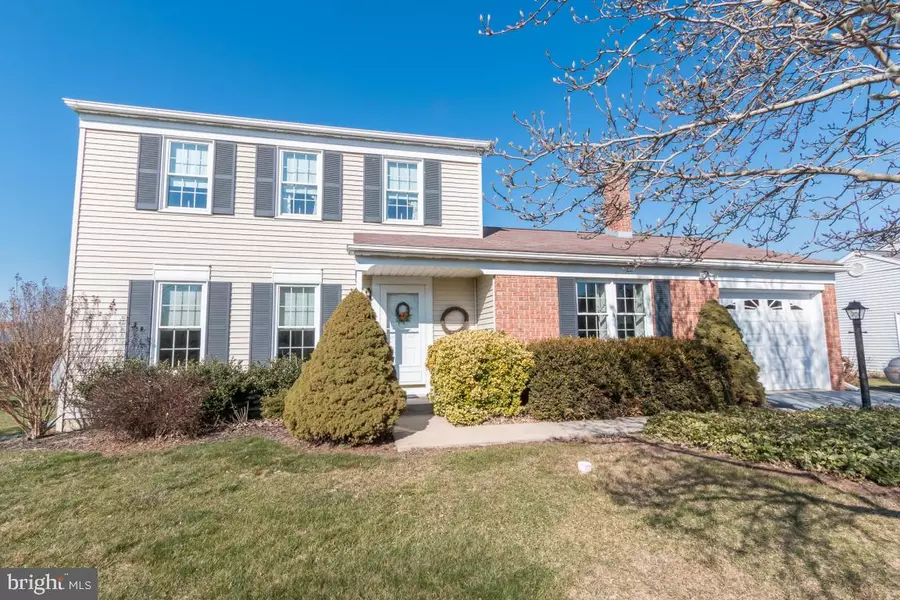 2439 CYPRESS DR, Lancaster, PA 17602