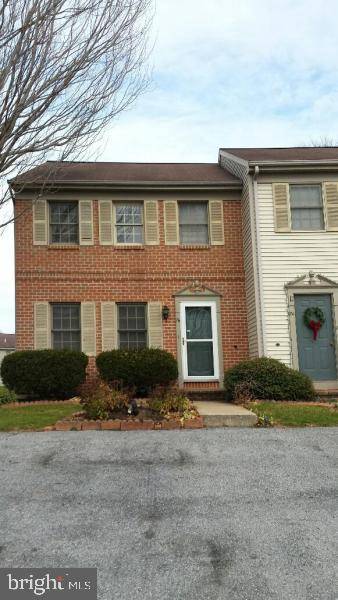 76 ROBINHILL DR, Lititz, PA 17543