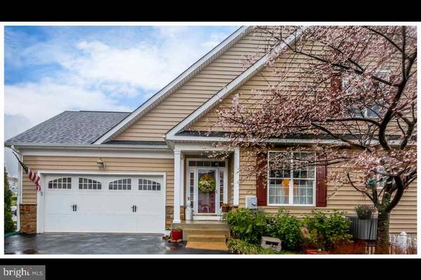 582 LAKE REDMAN CT, Seven Valleys, PA 17360