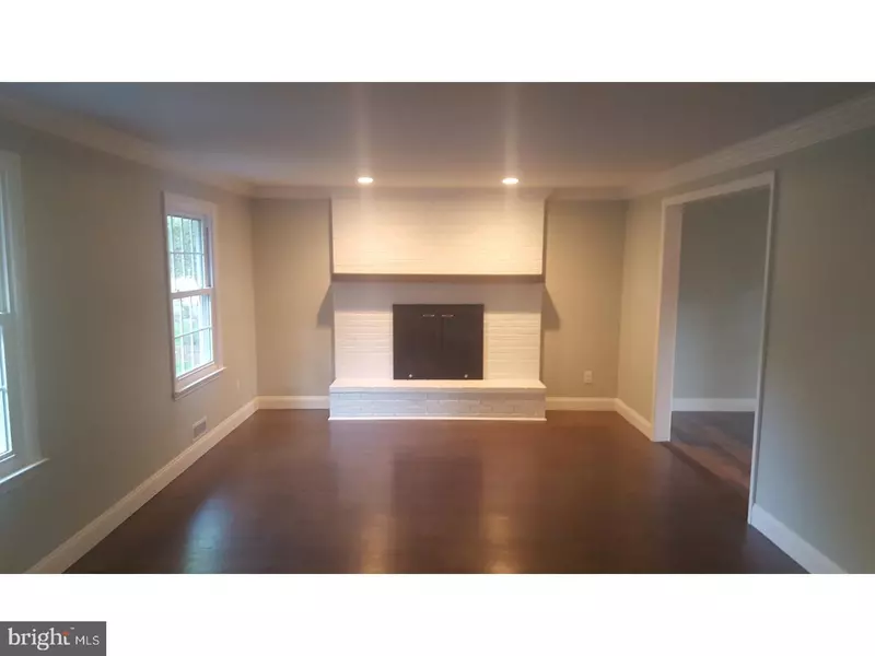 115 DEERFIELD DR, Cherry Hill, NJ 08034