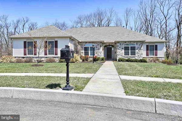 4 CHERRY BLOSSOM CT, Carlisle, PA 17013