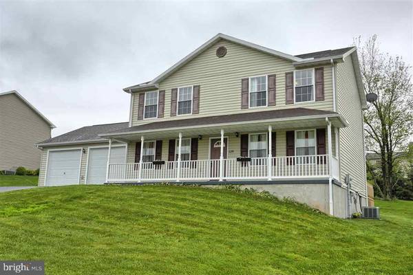 125 SUNSET DR, Mt Holly Springs, PA 17065