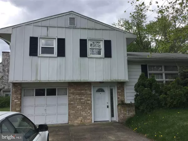 3 DEWALT DR, Mechanicsburg, PA 17050