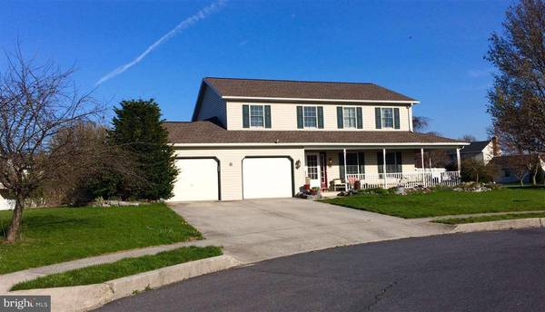 8 NARAGANSETT DR, Mechanicsburg, PA 17050