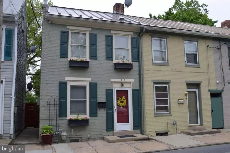 134 E LIBERTY AVE, Carlisle, PA 17013