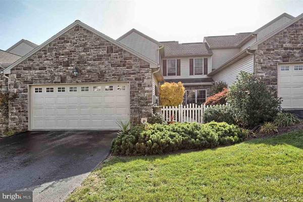 2164 DEER RUN DR, Hummelstown, PA 17036