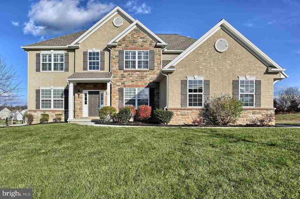 2 BALFOUR DR, Mechanicsburg, PA 17050