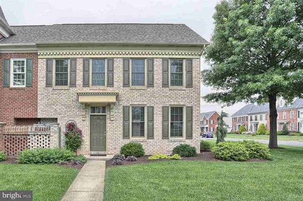 18 DEVONSHIRE SQ, Mechanicsburg, PA 17050