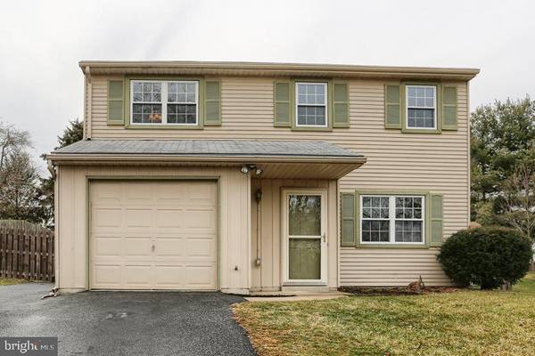 906 CENTER ST, Mount Joy, PA 17552