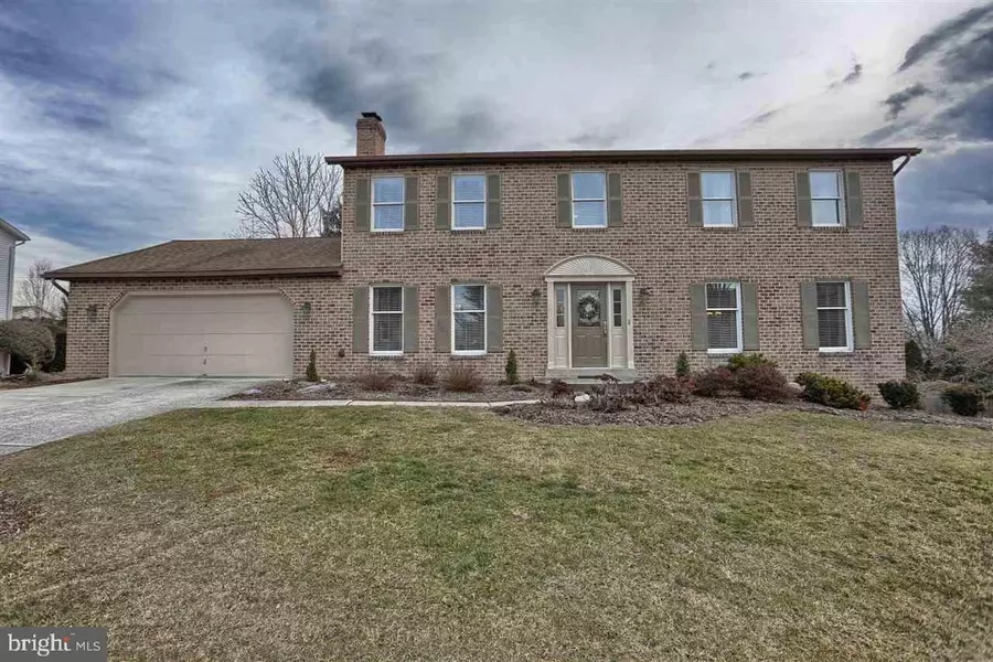 1105 DRY POWDER CIR, Mechanicsburg, PA 17050