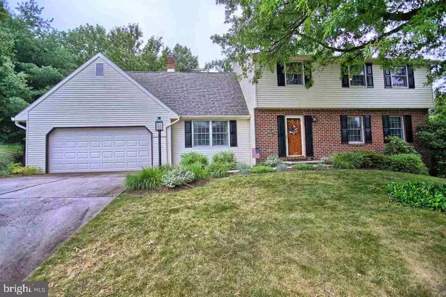 5004 APACHE DR, Mechanicsburg, PA 17050