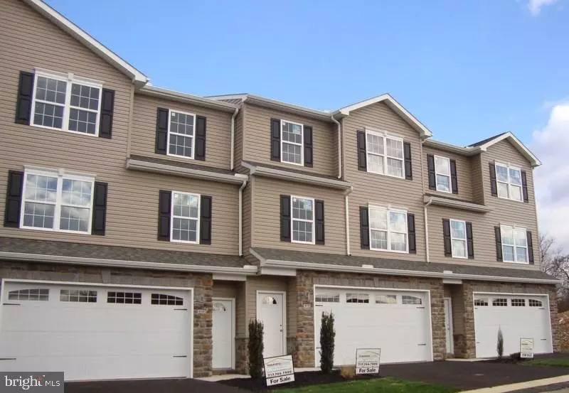 Mechanicsburg, PA 17055,828 SPRING ROCK CT