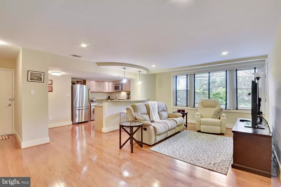 4840 MACARTHUR BLVD NW #308, Washington, DC 20007