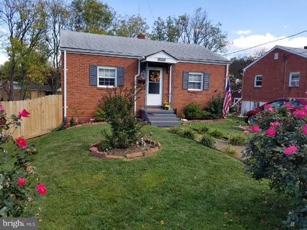 611 RANDOLPH AVE, Front Royal, VA 22630