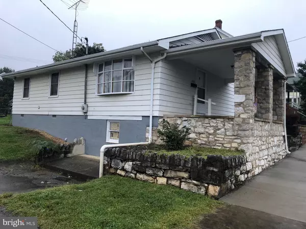 525 WEST VIRGINIA AVE, Martinsburg, WV 25401