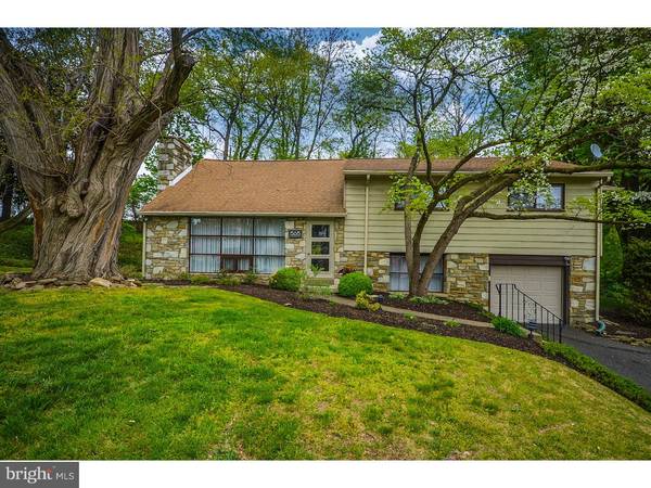 565 GLENMORE AVE, Elkins Park, PA 19027