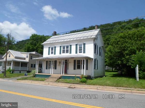 275 WASHINGTON ST N, Berkeley Springs, WV 25411