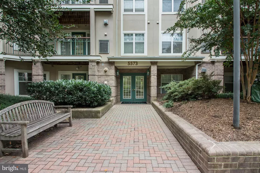 5573 SEMINARY RD #311, Falls Church, VA 22041