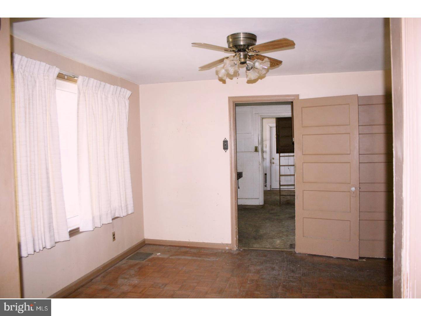 Ambler, PA 19002,432 RAILROAD AVE
