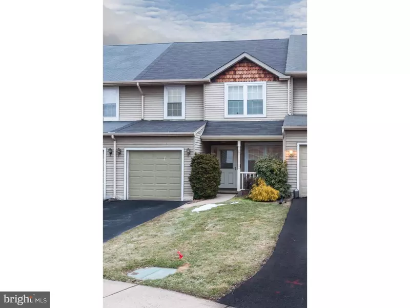 6 PEBBLE CT, Holland, PA 18966