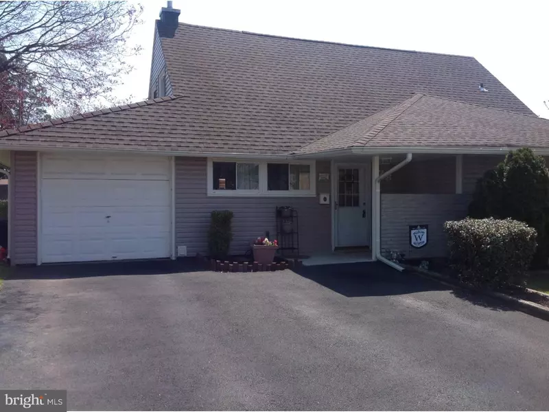 28 HYDRANGEA RD, Levittown, PA 19056