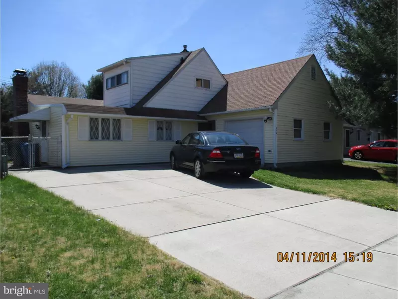 350 CRABTREE DR, Levittown, PA 19055