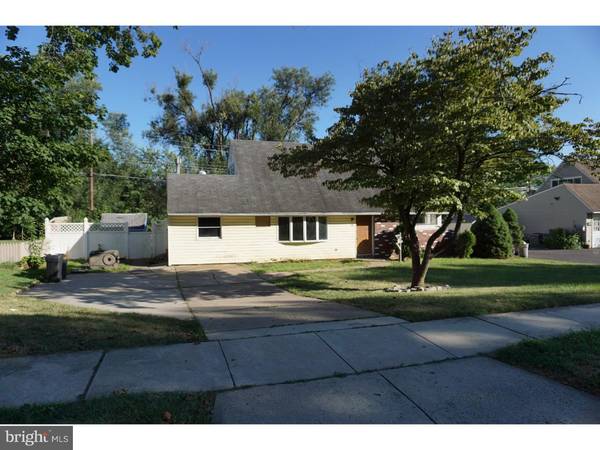 26 QUEEN LILY RD, Levittown, PA 19057