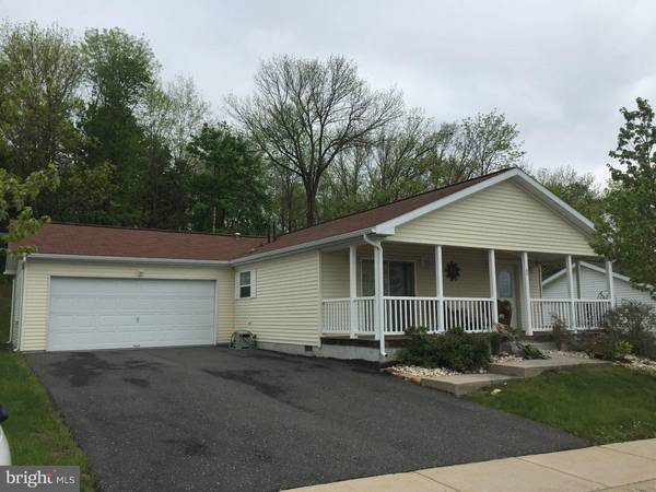 60 RANDOM RD, Douglassville, PA 19518