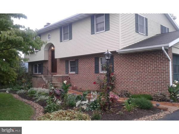 648 W SPRING ST, Fleetwood, PA 19522