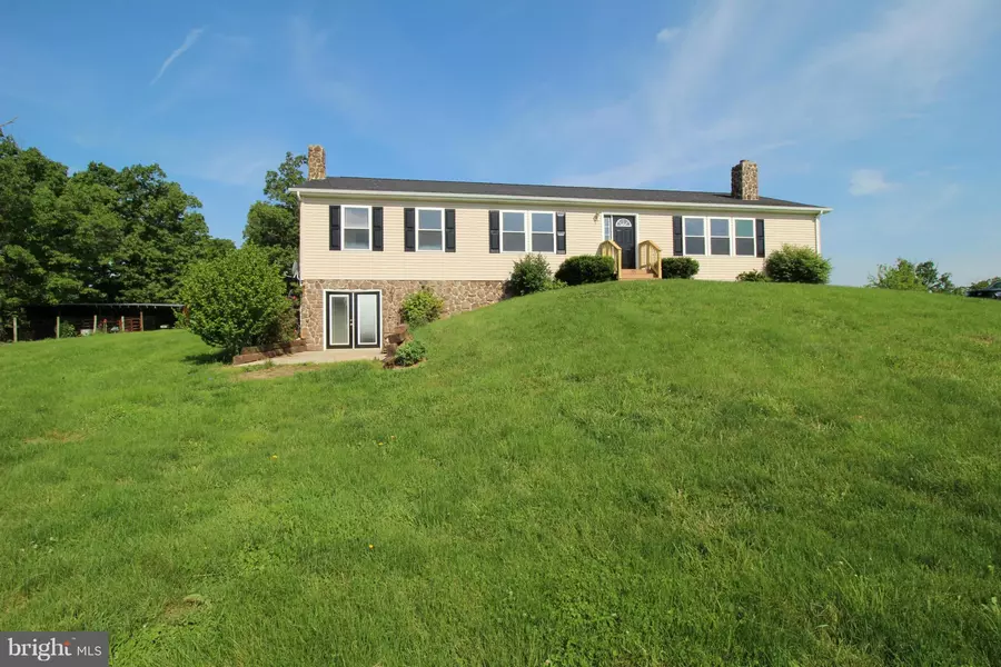 221 OLD GRADE RD, Strasburg, VA 22657