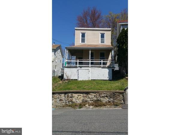 4 CONVENT RD, Aston, PA 19014